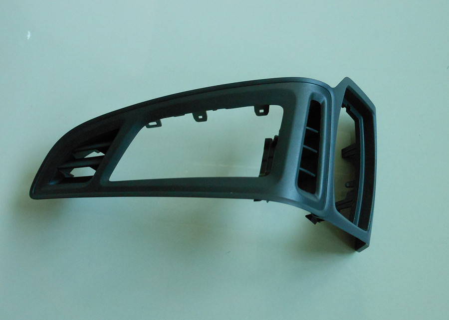 Cornice di componente di illuminazione automotive