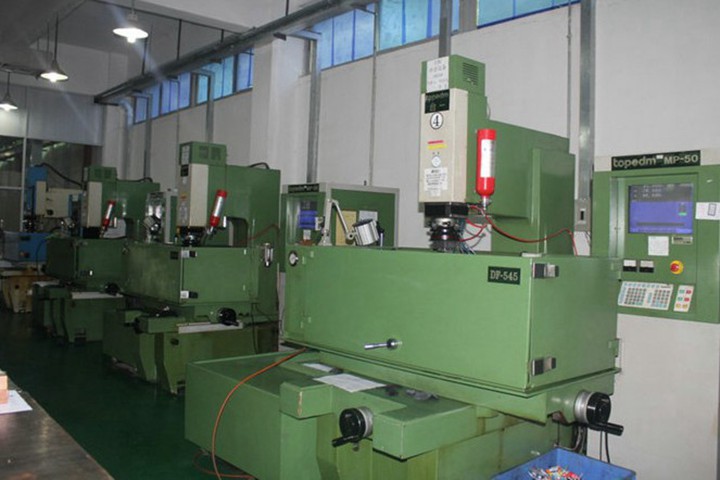 Máquina EDM